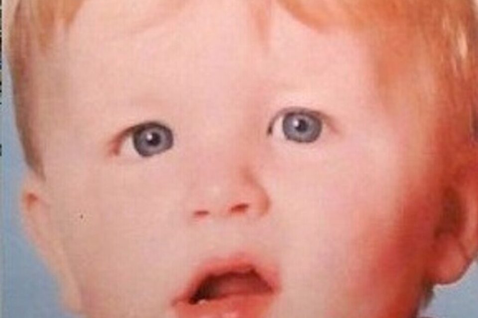 Bastien a &eacute;t&eacute; tu&eacute; dans la machine &agrave; laver de ses parents.