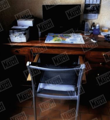 Son bureau, dans la maison de Mazan, depuis lequel il invitait des hommes &agrave; venir violer sa femme. Il stockait les vid&eacute;os de ces actes criminels sur des disques durs.