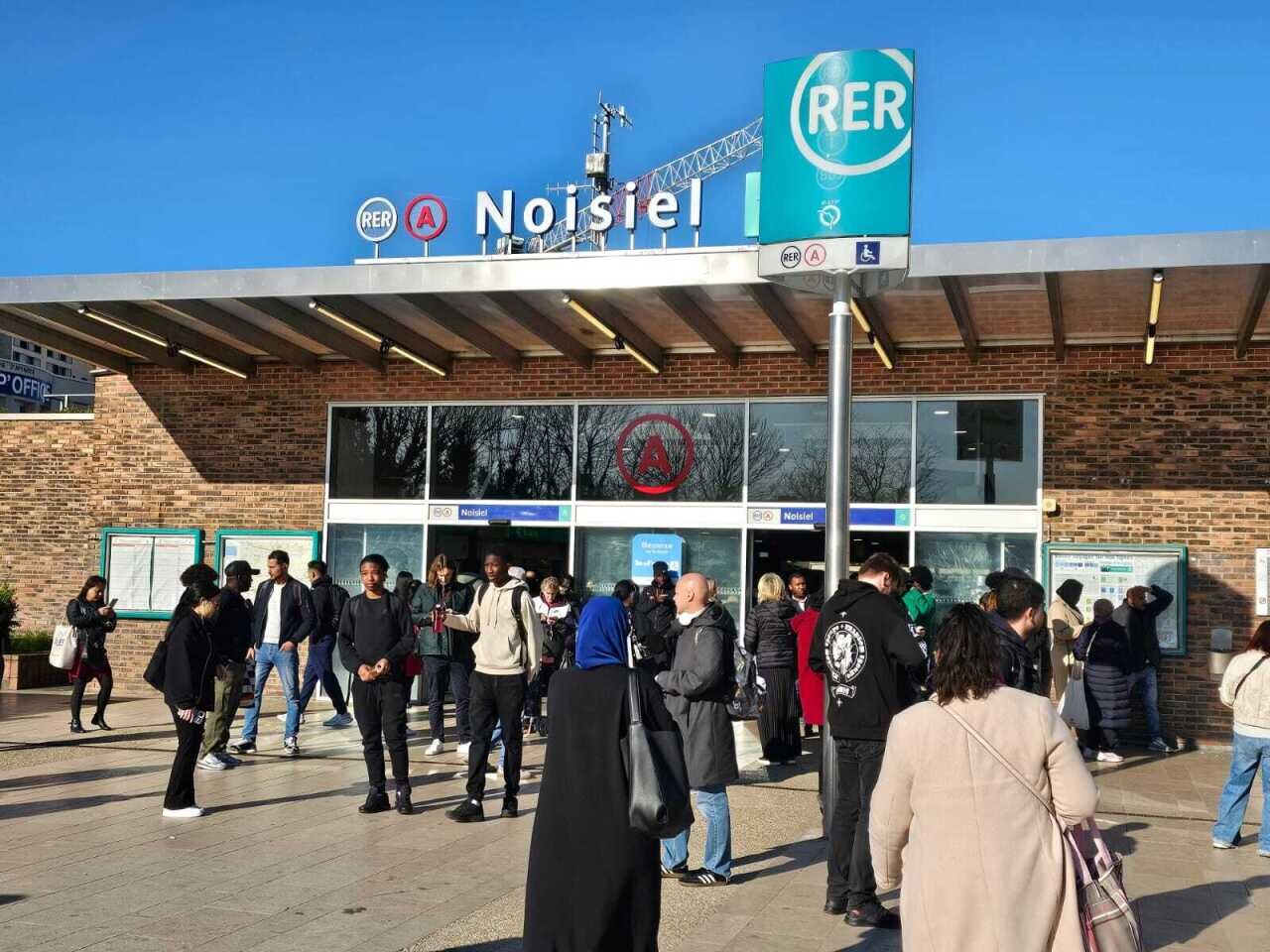 , Seine-et-Marne : un homme se suicide sur le RER A, le trafic encore tr&egrave;s perturb&eacute;