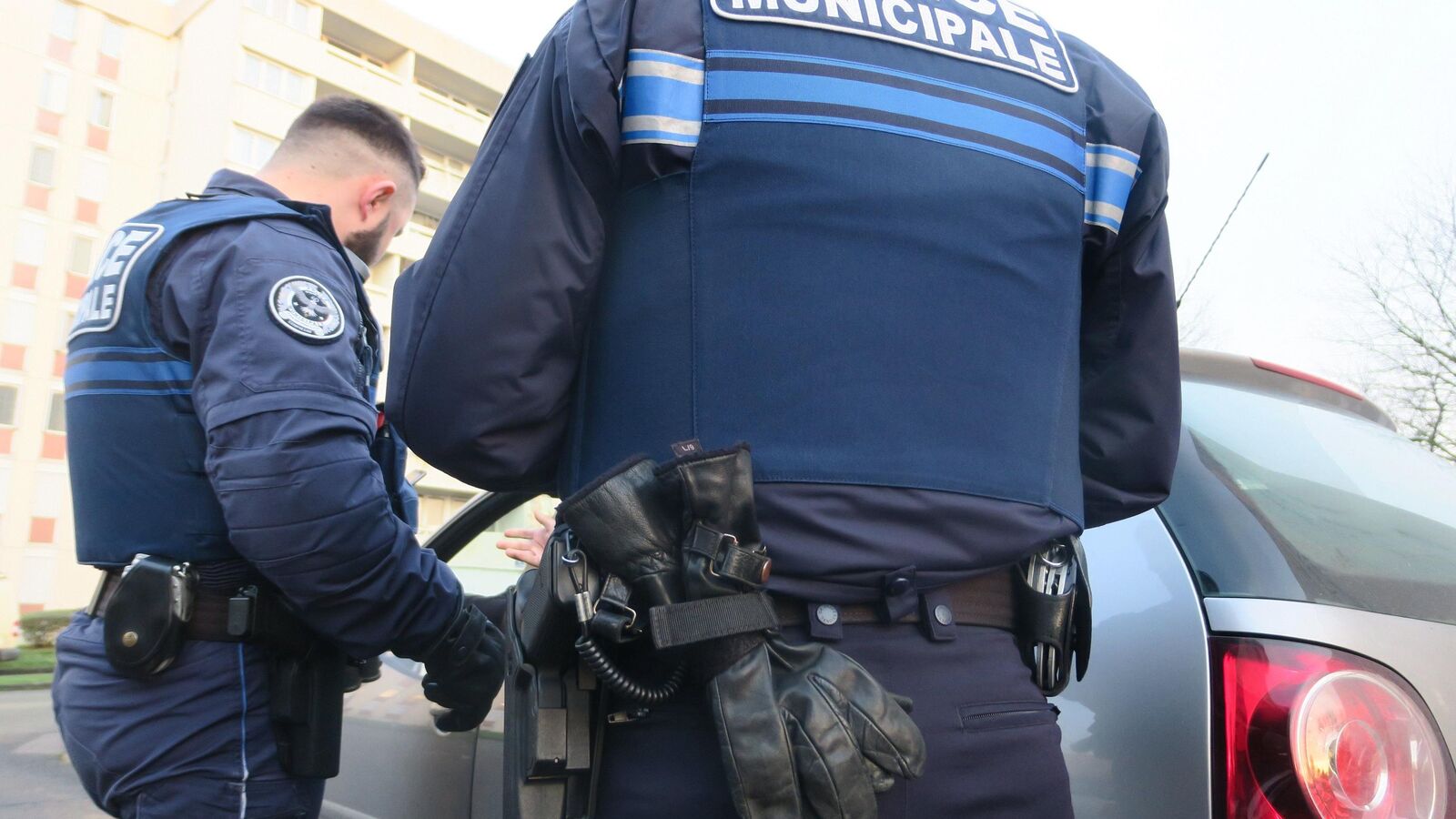, « Elle s’est mise à rouler à toute vitesse » : un policier municipal ouvre le feu après un refus d’obtempérer en Seine-et-Marne