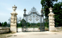 Grille d'honneur du parc et pavillon de garde (1888 - 1889)