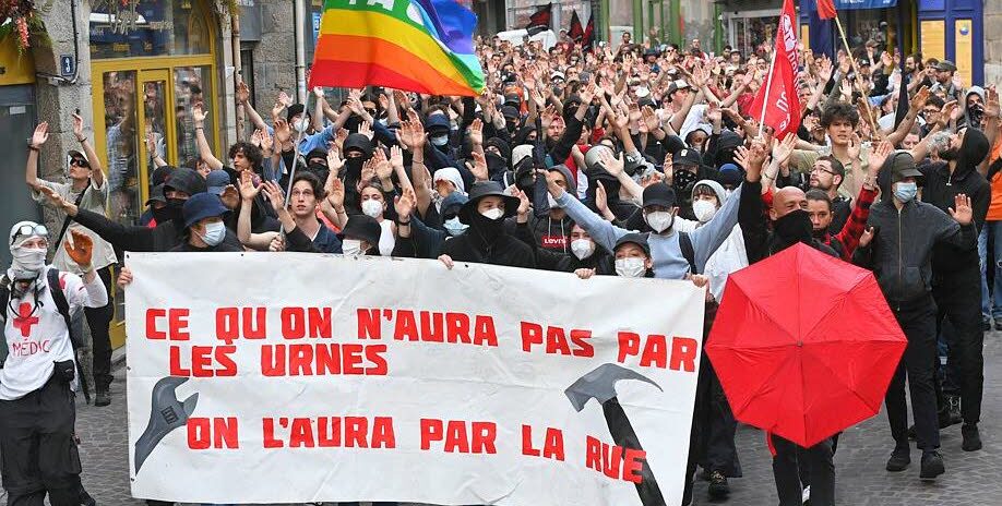 , En direct L&eacute;gislatives : la gauche appelle &agrave; l&rsquo;union contre le RN, pas de consigne chez LR