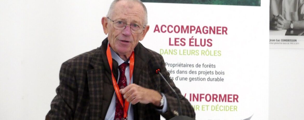 , Essonne : au conseil municipal de Mennecy, le maire retire les d&eacute;l&eacute;gations attribu&eacute;es &agrave; son p&egrave;re Xavier Dugoin