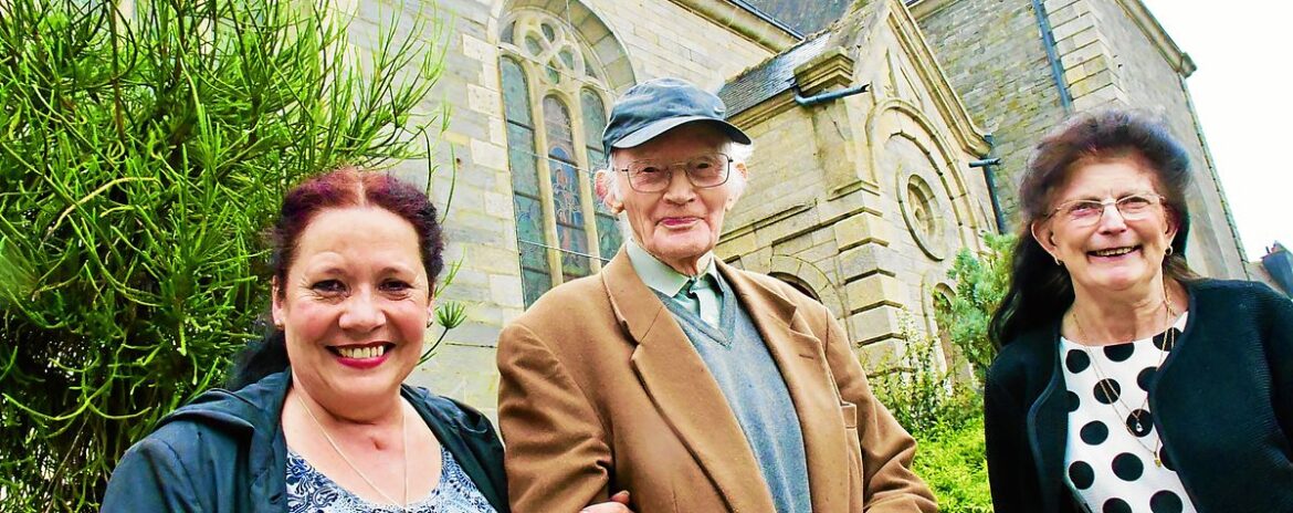 , &Agrave; Loud&eacute;ac, le Cercle celtique Kreiz Breiz &eacute;crit son histoire