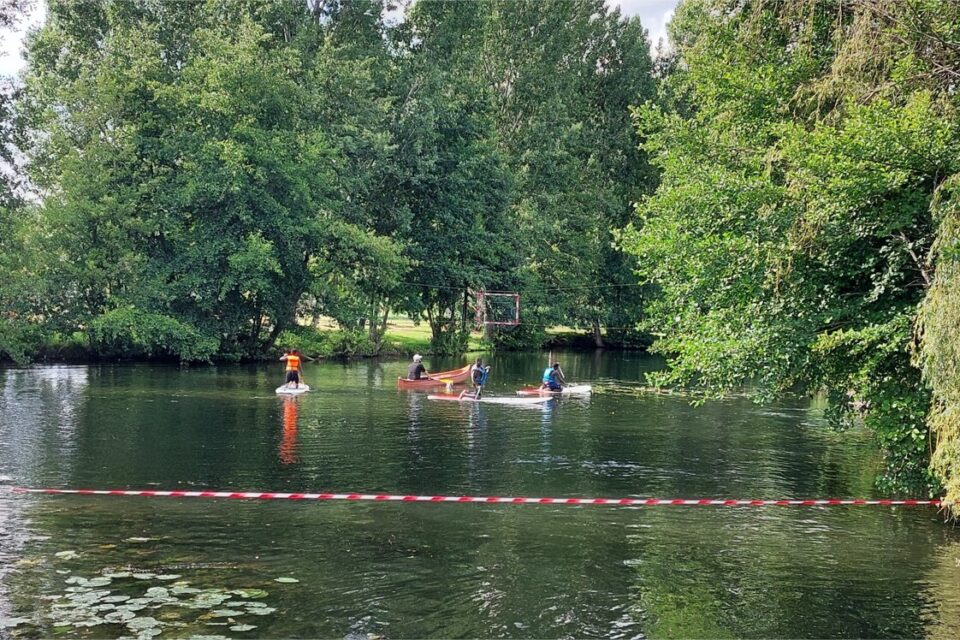 Les amateurs de kayak et de paddle pourront s&rsquo;initier tous les mercredis de 14 h &agrave; 16 h avec l&rsquo;ASCE Kayak