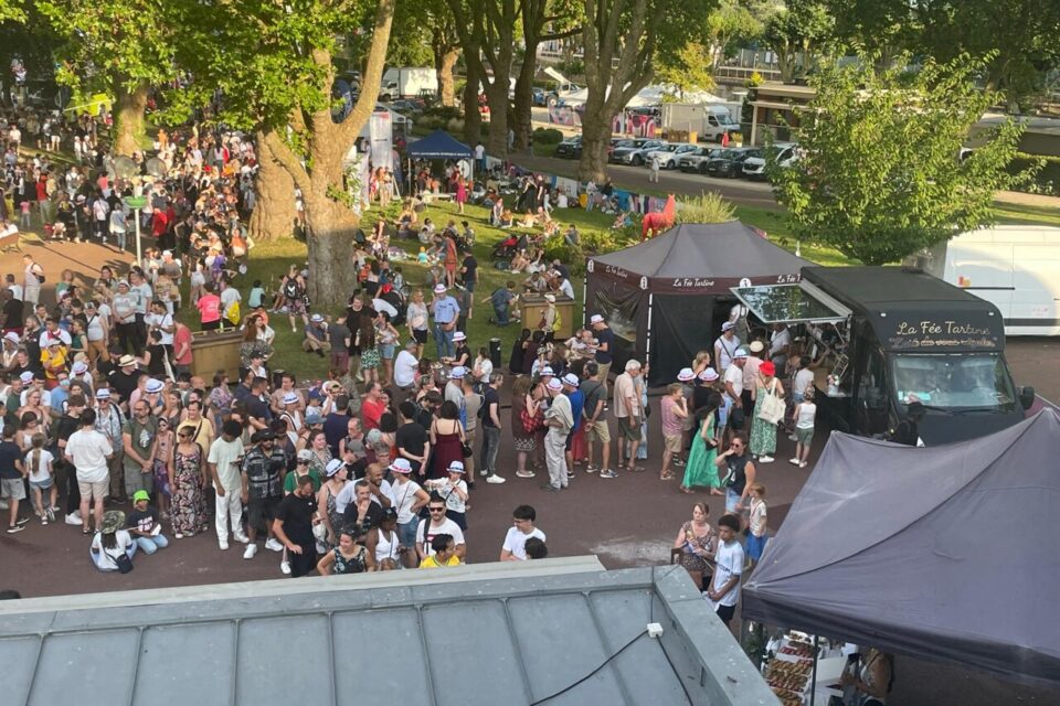 C'est la queue au food-truck.