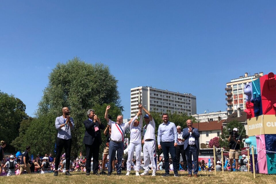 La flamme olympique est à Argenteuil.