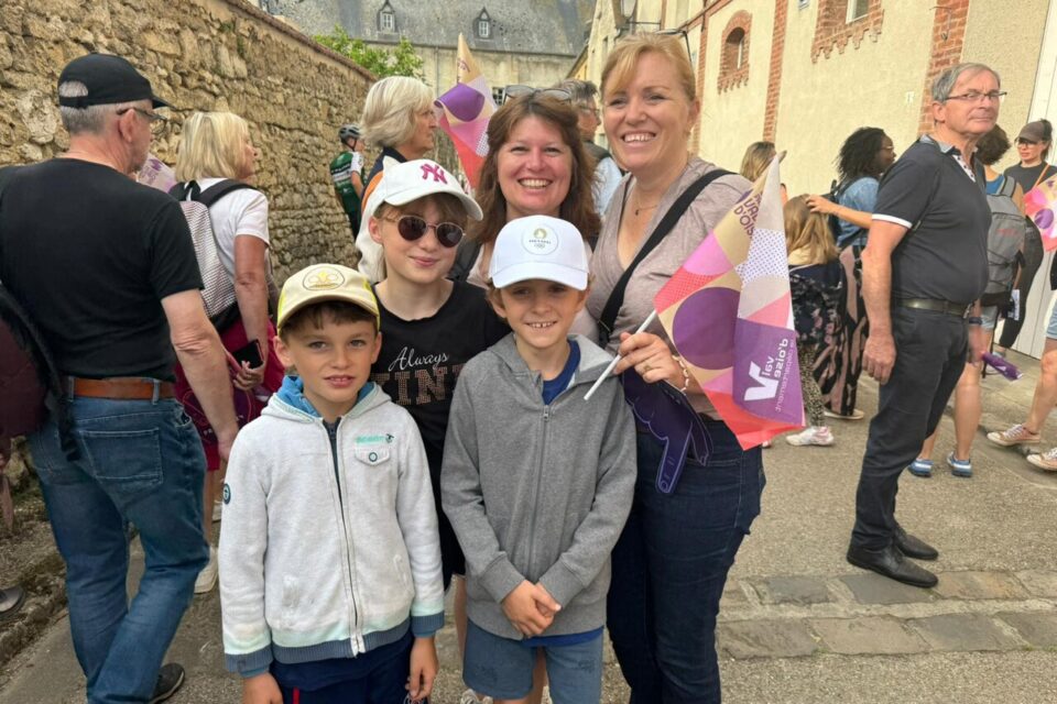 C’était très bien c’était intéressant On attendait ça depuis longtemps on est on est inscrit depuis avril.
Delphine et Barbara avec leurs enfants Laura Adan et Raphaël.