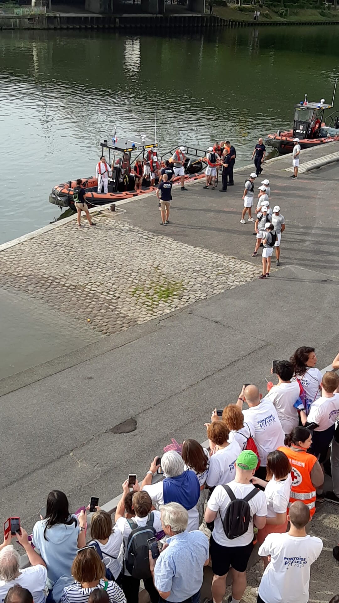 C’est par bateau sur l’Oise que la flamme rejoindra Pontoise.