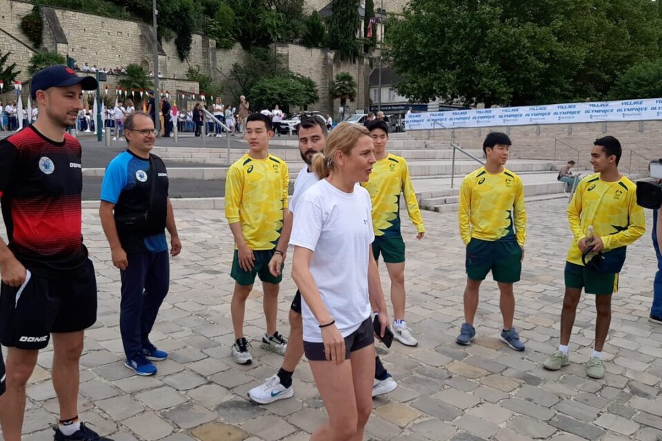 L'équipe australienne de tennis de table qui s'est entraînée à Pontoise.