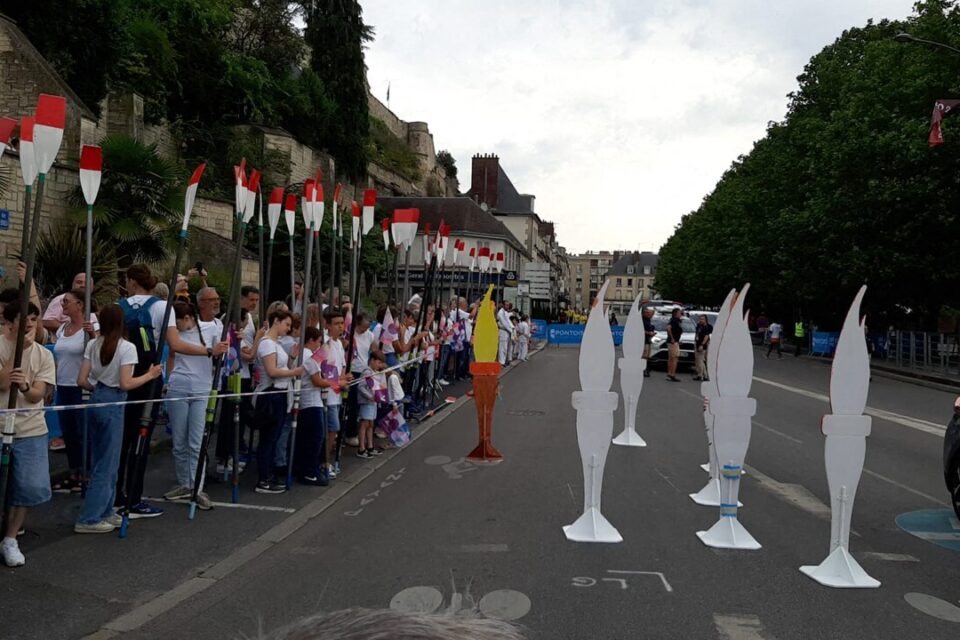 À Pontoise, les rameurs de la Société nautique de l'Oise (Sno) attendent la flamme.