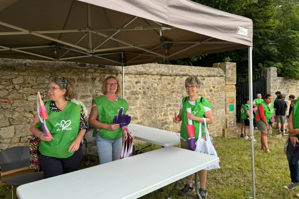 Le foyer rural de seraincourt est aujourd’hui partenaire et bénévole du passage de la flamme. Distribution de drapeau pour soutenir les porteurs.