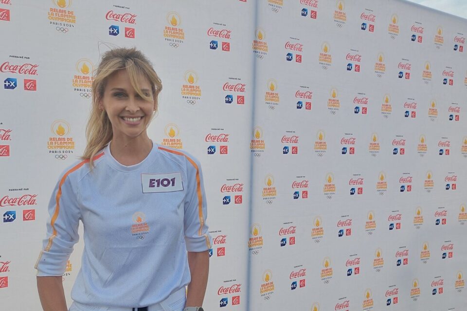 La presentatrice Ophelie Meunier confie s'&ecirc;tre sentie tr&egrave;s humble &agrave; l'id&eacute;e de porter la flamme olympique 