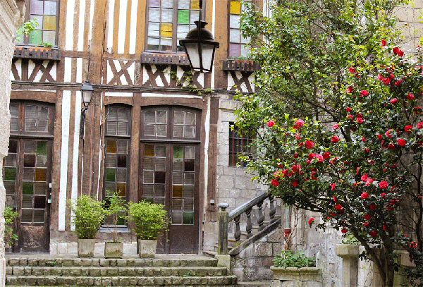 rouen-cour