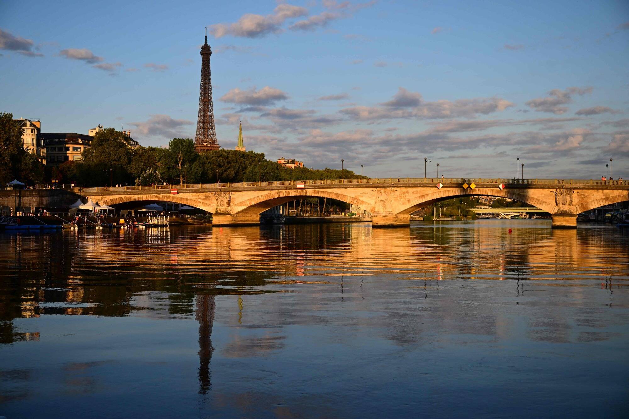 , JO-2024: la Seine baignable « dix ou onze jours » sur les douze derniers, selon la mairie