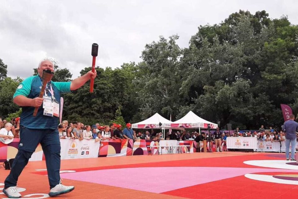 L'arri&egrave;re grand oncle de Roland a cr&eacute;&eacute; pour Pierre de Coubertin la premi&egrave;re flamme olympique.