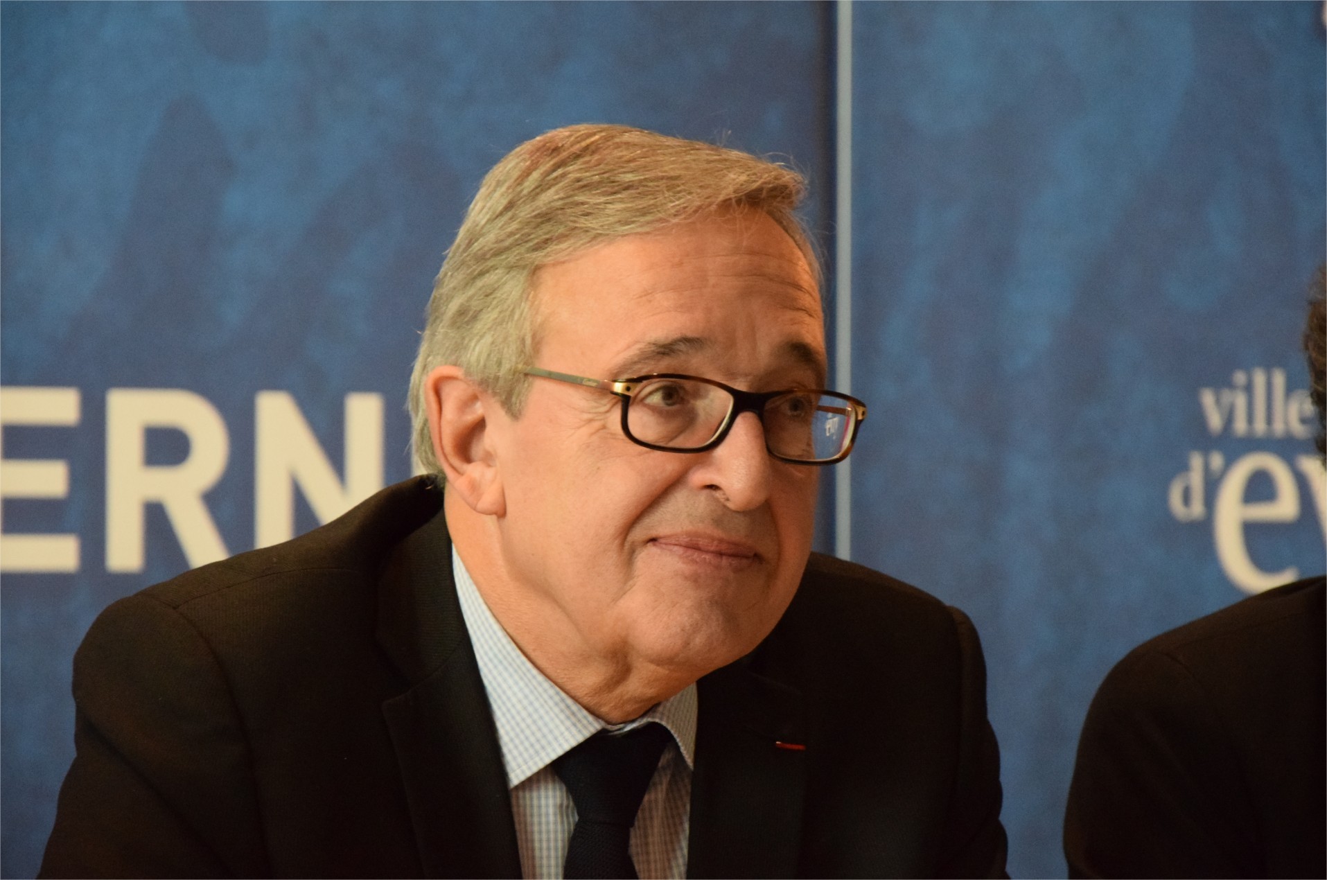 , L&rsquo;ancien maire d&rsquo;&Eacute;vry-Courcouronnes et ex-d&eacute;put&eacute;, Francis Chouat, est mort