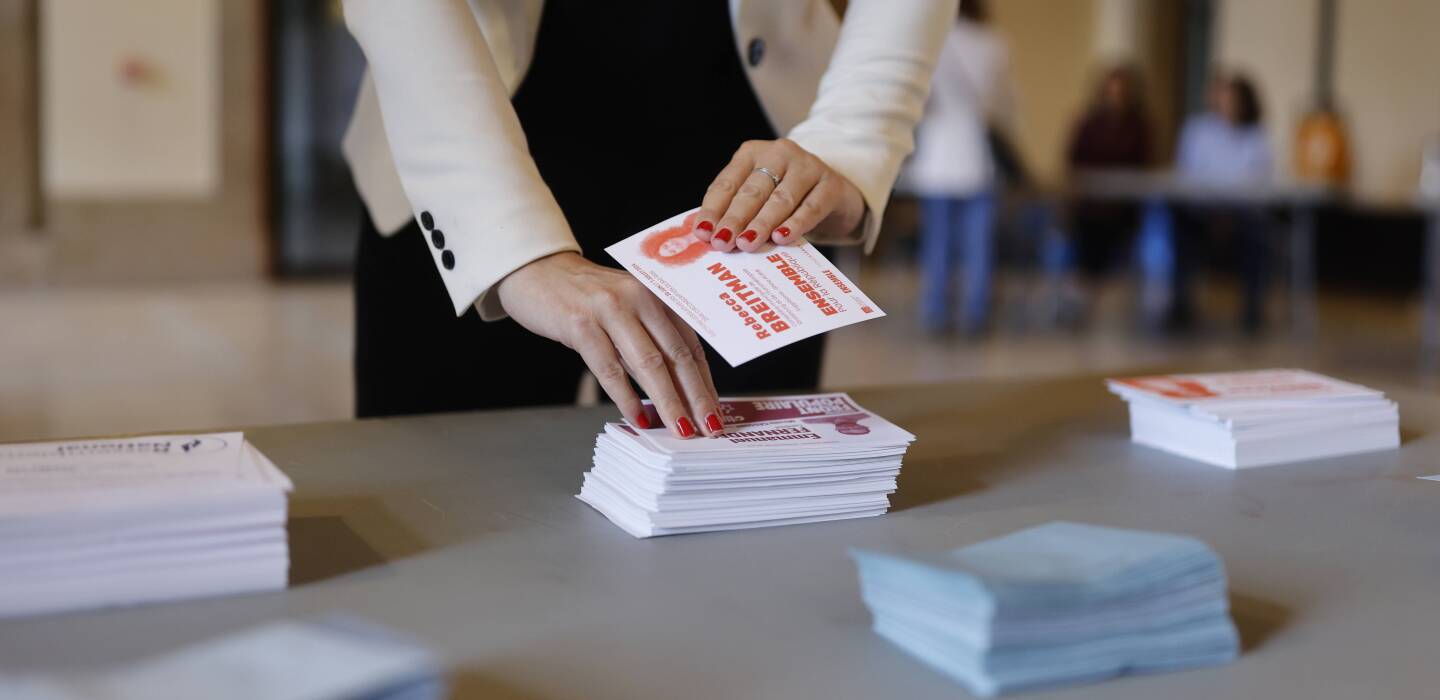 , L&eacute;gislatives: les Fran&ccedil;ais ont commenc&eacute; &agrave; voter pour un second tour historique