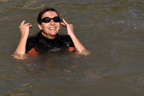 , PHOTO – Anne Hidalgo se baigne dans la Seine : ce que l’on sait sur sa combinaison de plongée
