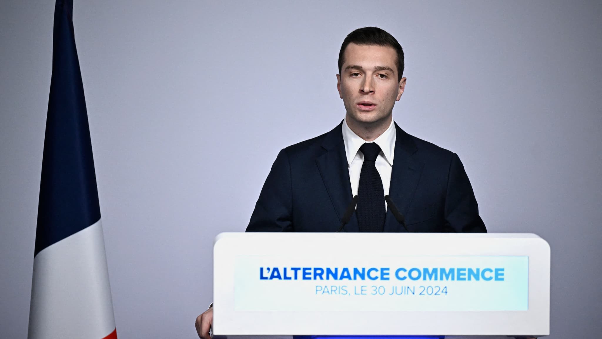 , R&eacute;sultats &eacute;lections l&eacute;gislatives 2024: le RN en t&ecirc;te avec 33%, Bardella se voit &laquo;&nbsp;Premier ministre de cohabitation&nbsp;&raquo;