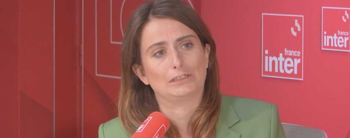 , &ldquo;Un comportement de l&acirc;che&rdquo; : Bruno Le Maire fait pleurer Marine Tondelier, elle craque sur France Inter