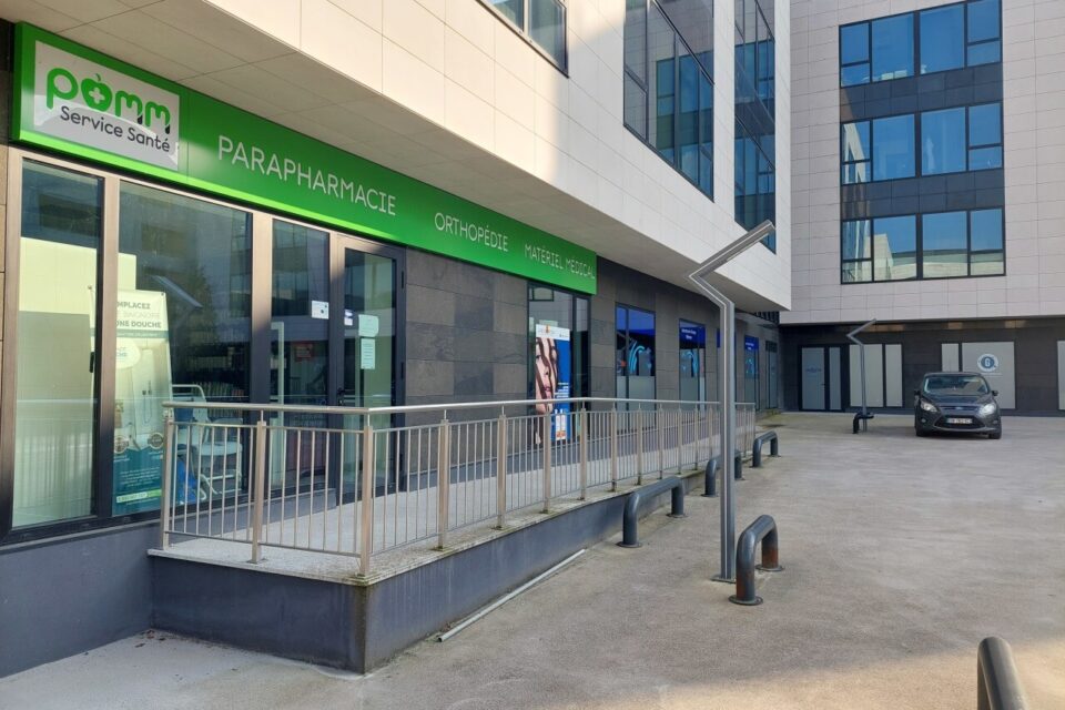 Le cas de Jossigny est atypique. La commune de 672&nbsp;habitants abrite l&rsquo;un des plus grands h&ocirc;pitaux hors Centre Hospitalier Universitaire (CHU) et un p&ocirc;le sant&eacute; g&eacute;ant, mais ne peut avoir de pharmacie.