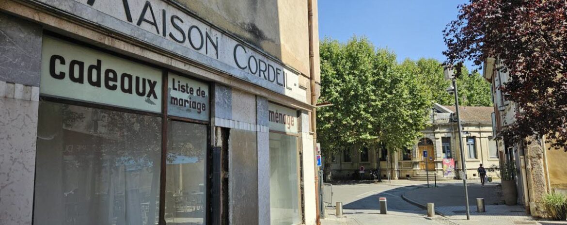 , Crest Quincaillerie, laverie, boulangerie… Ces vieilles devantures qui t&eacute;moignent de l&rsquo;histoire la ville
