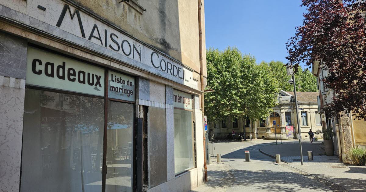 , Crest Quincaillerie, laverie, boulangerie… Ces vieilles devantures qui t&eacute;moignent de l&rsquo;histoire la ville