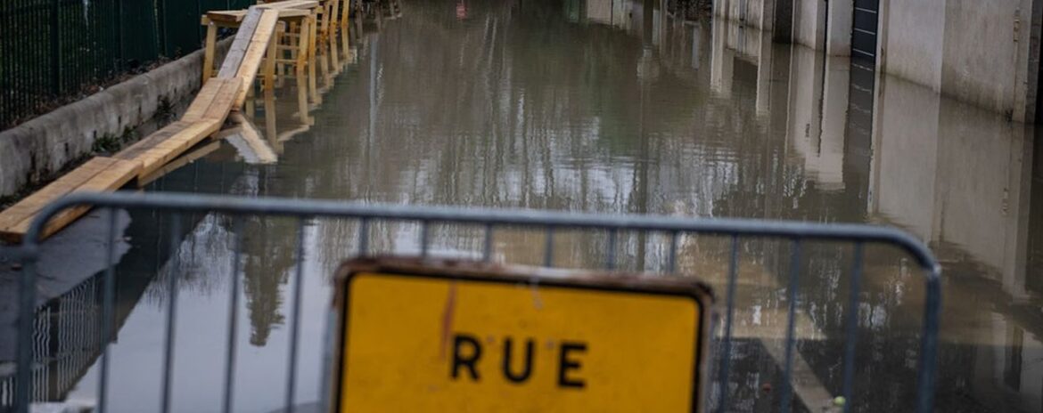 , Dans le Val-de-Marne, les &eacute;lus luttent contre les inondations