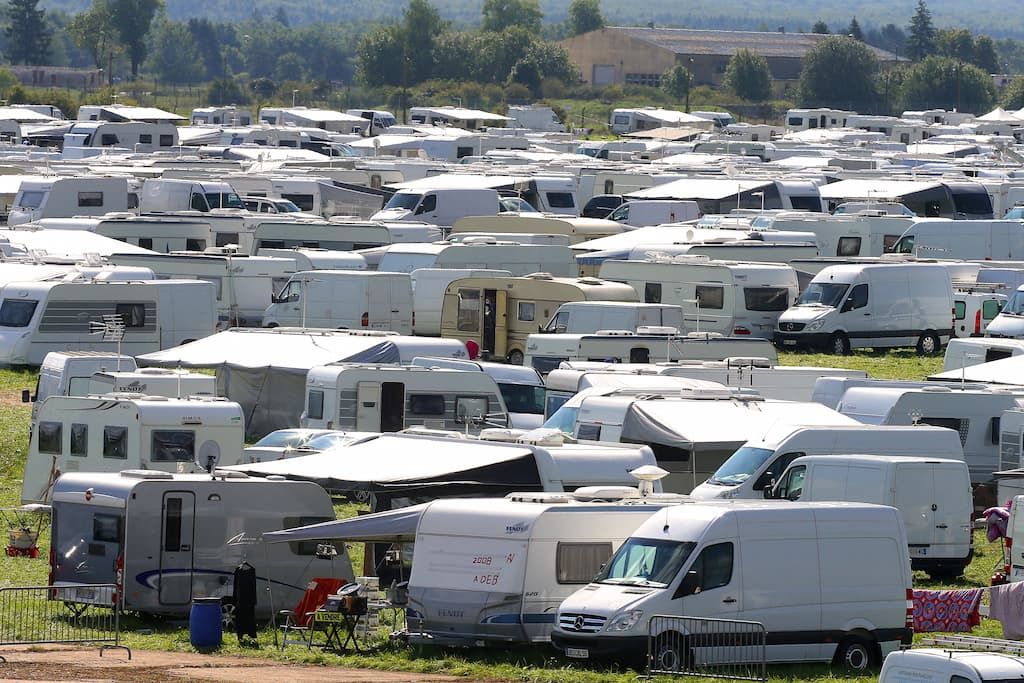 , Essonne : un maire «ceinturé et poussé de force» alors qu’il s’opposait à l’installation illégale de gens du voyage