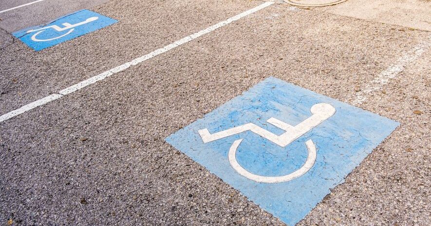 , &laquo;&nbsp;J&rsquo;&eacute;tais en larmes et paniqu&eacute;&nbsp;&raquo; : handicap&eacute;, sa voiture est d&eacute;plac&eacute;e pour garer celle d&rsquo;un diplomate aux JO de Paris 2024