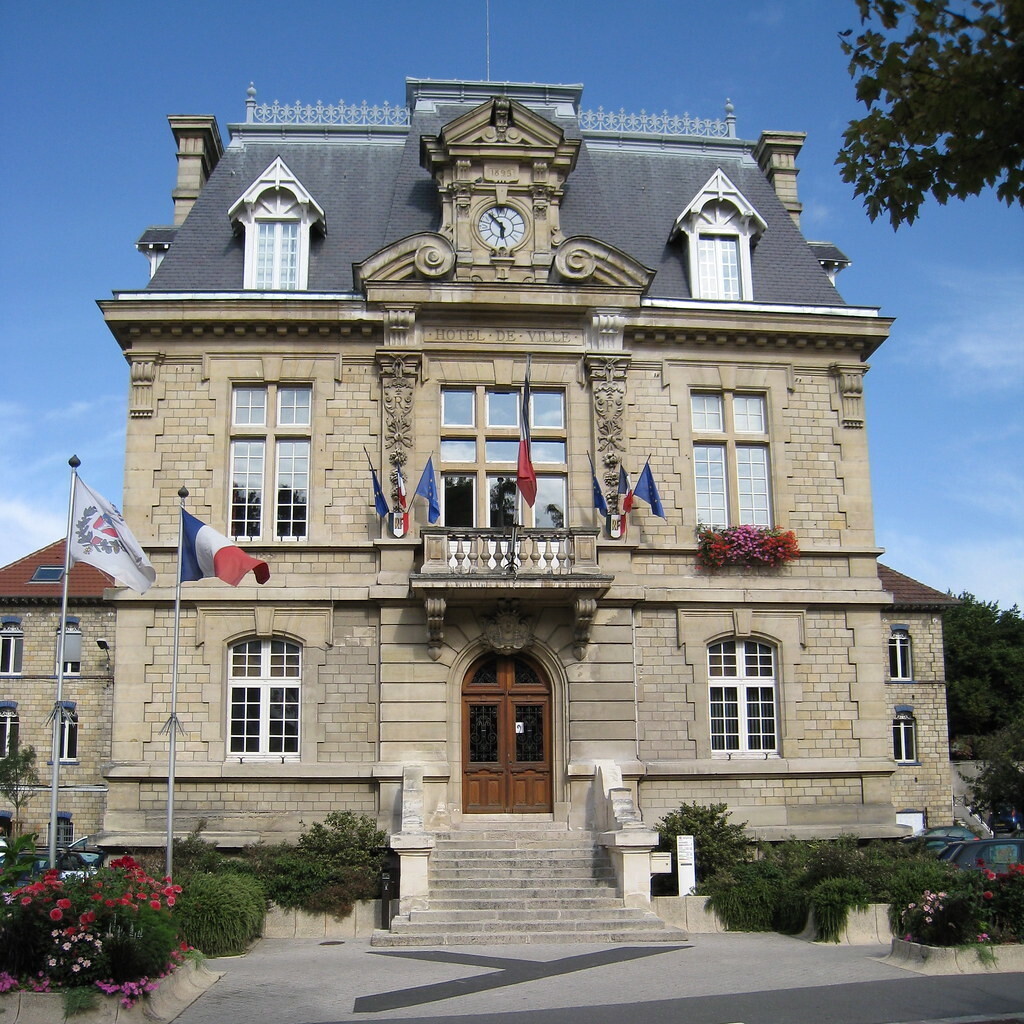 , L’hôtel de ville de cette ville des Yvelines est en pleine rénovation