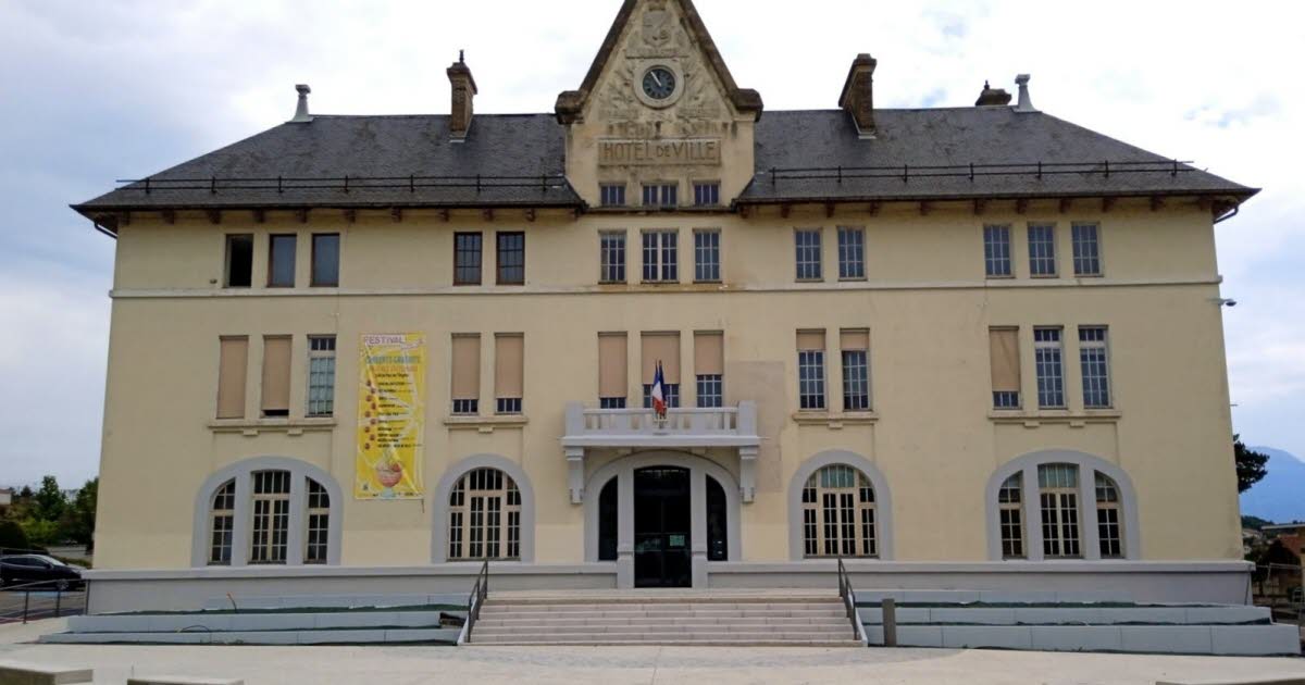 , Rives Un son et lumi&egrave;re pour retracer un si&egrave;cle d&rsquo;histoire de l&rsquo;h&ocirc;tel de ville