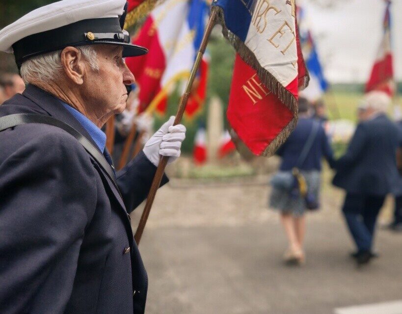 Les porte-drapeaux &eacute;taient nombreux