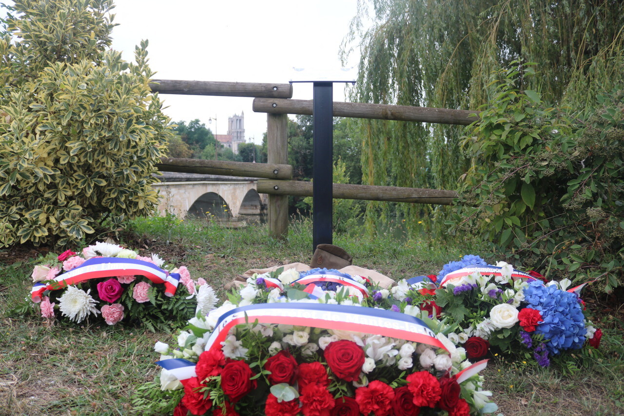 , Yvelines : la coll&eacute;giale de Mantes-la-Jolie veille &agrave; pr&eacute;sent sur le souvenir du soldat Everson