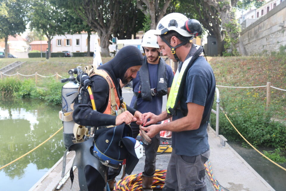 Scaphandriers Restauration Vieux pont Mantes