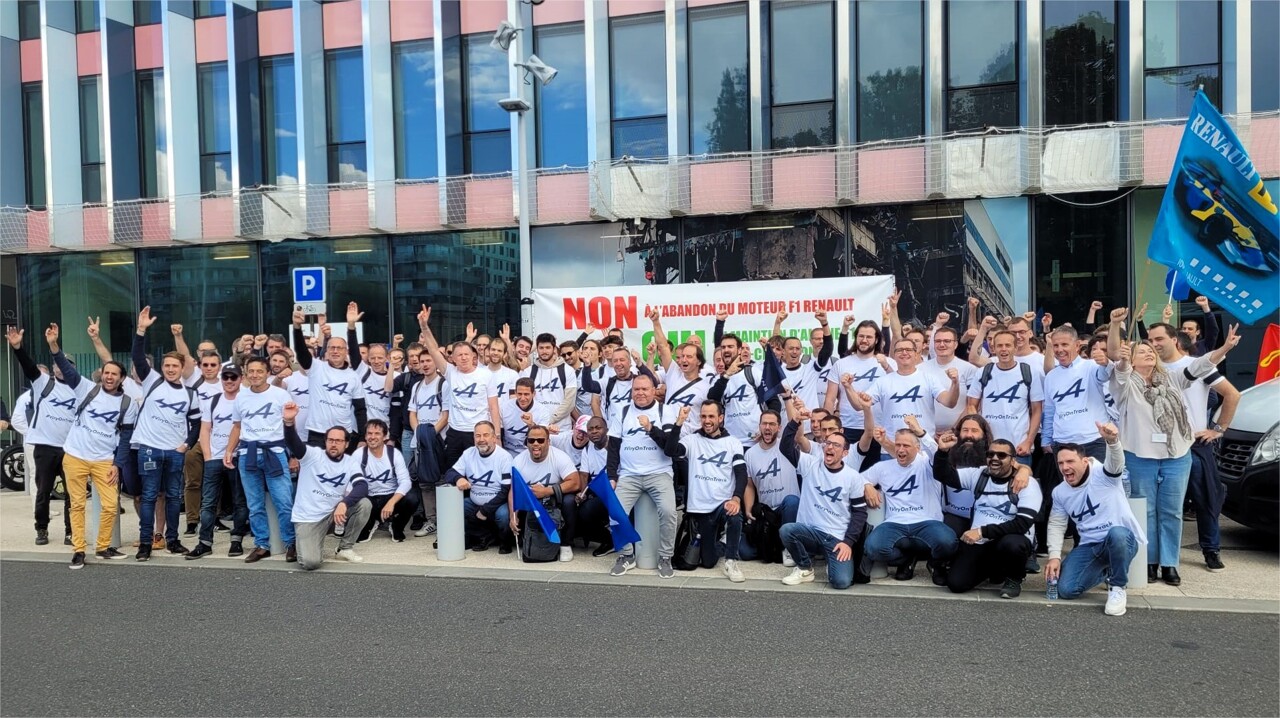 , Alpine F1 : les salariés de Viry-Châtillon manifestent devant le siège historique de Renault