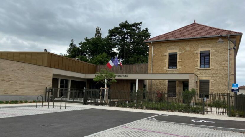 , Brézins Remonter le temps… la mairie