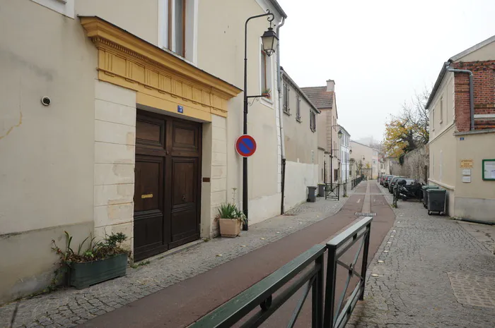 , Circuit comment&eacute; du centre historique de Bagneux et de ses principaux monuments Cit&eacute; Jacques Descamps (centre d&rsquo;accueil m&eacute;dicalis&eacute;) Bagneux