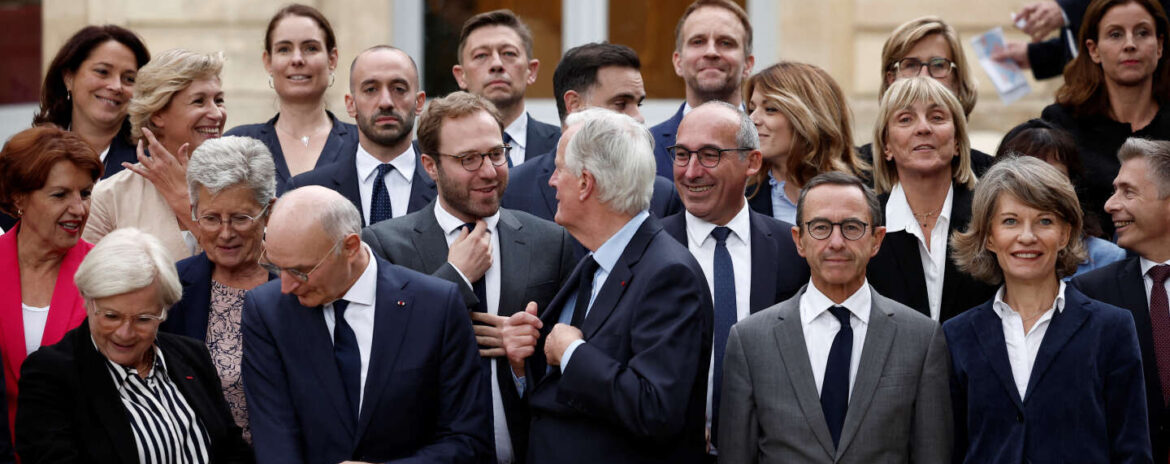 , En direct : les d&eacute;put&eacute;s LFI et RN sont &laquo; des &eacute;lus de la R&eacute;publique, point final &raquo;, affirme Michel Barnier