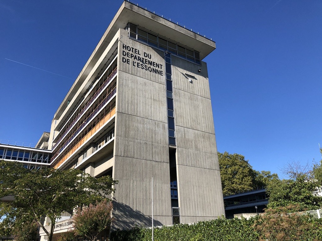 , Essonne : confront&eacute; &agrave; des difficult&eacute;s financi&egrave;res, le conseil d&eacute;partemental suspend les aides aux communes