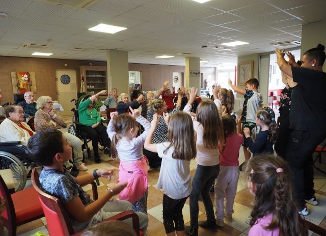 , Essonne : que du positif avec les rencontres interg&eacute;n&eacute;rationnelles &agrave; la maison de retraite de Saint-Vrain