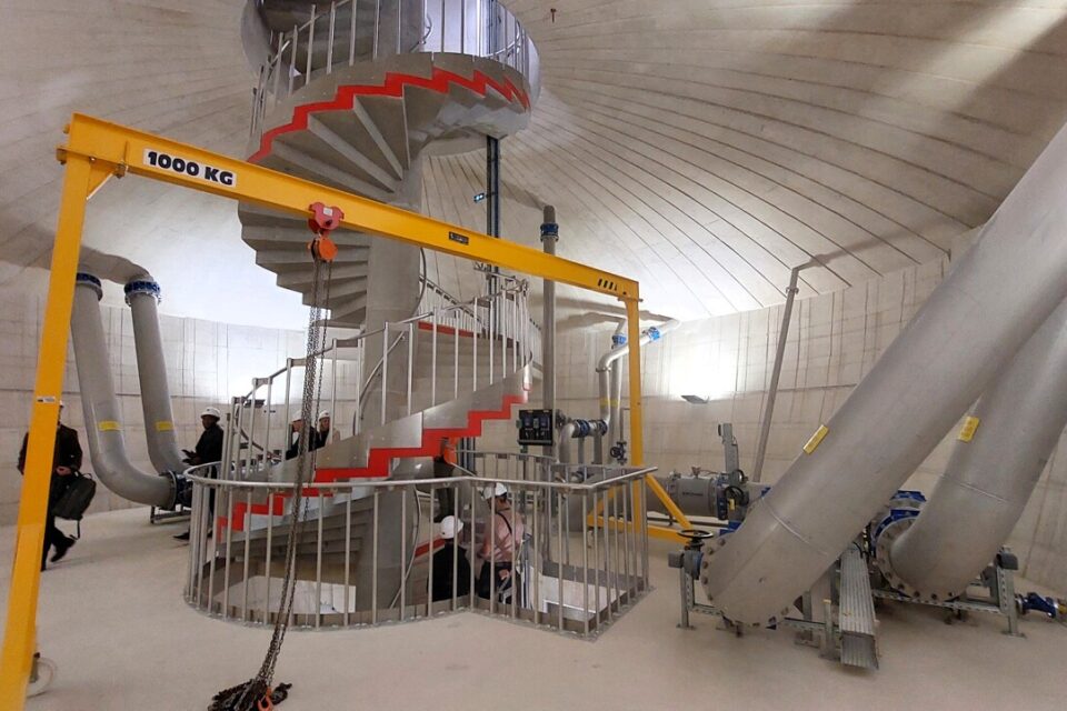&Agrave; l'int&eacute;rieur du ch&acirc;teau d'eau, les deux cuves ind&eacute;pendantes permettent de limiter les contraintes d'exploitation