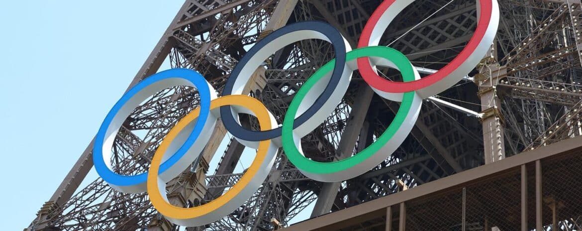 , JO 2024 : les anneaux olympiques peuvent-ils rester sur la tour Eiffel