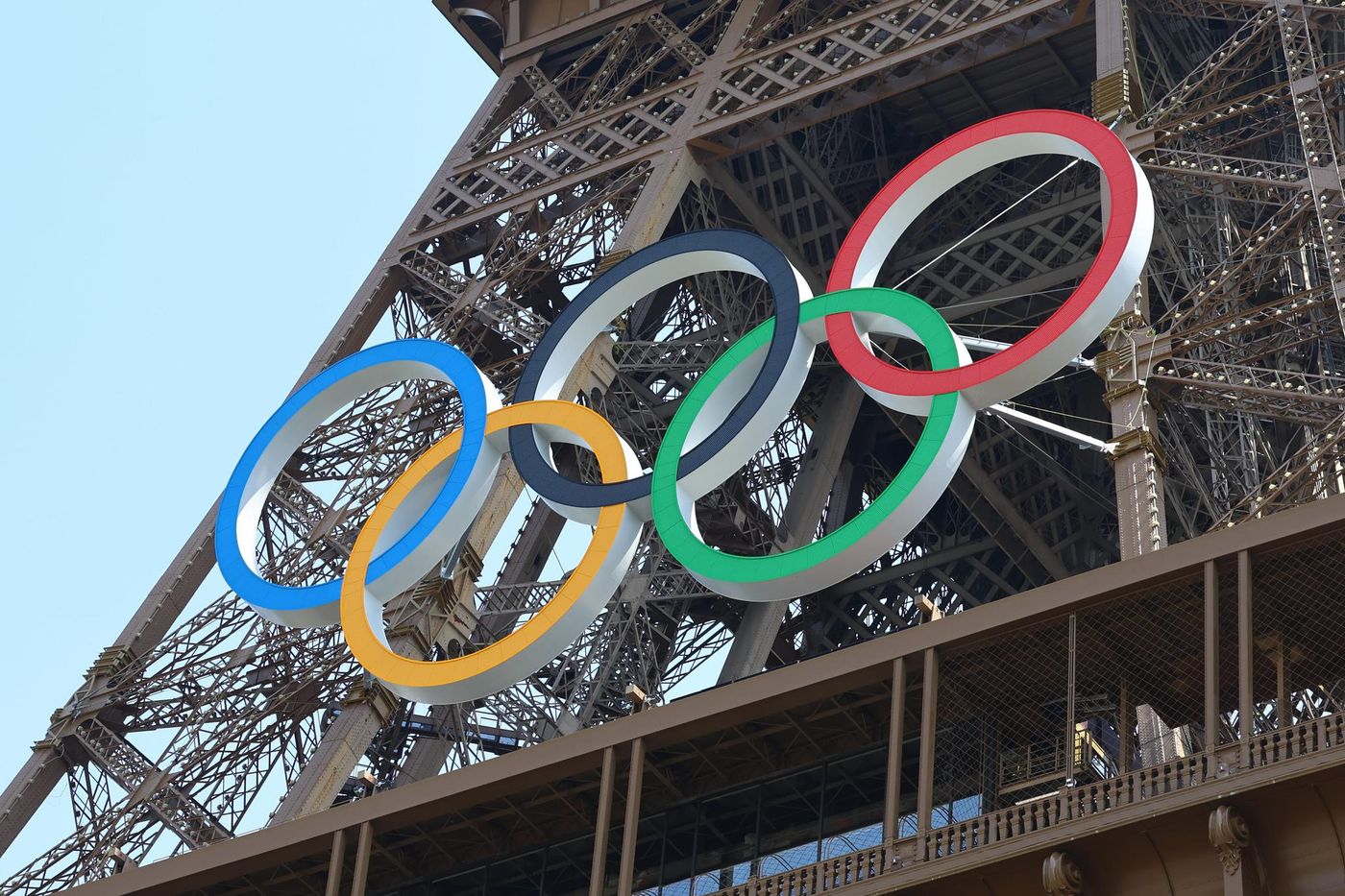 , JO 2024 : les anneaux olympiques peuvent-ils rester sur la tour Eiffel