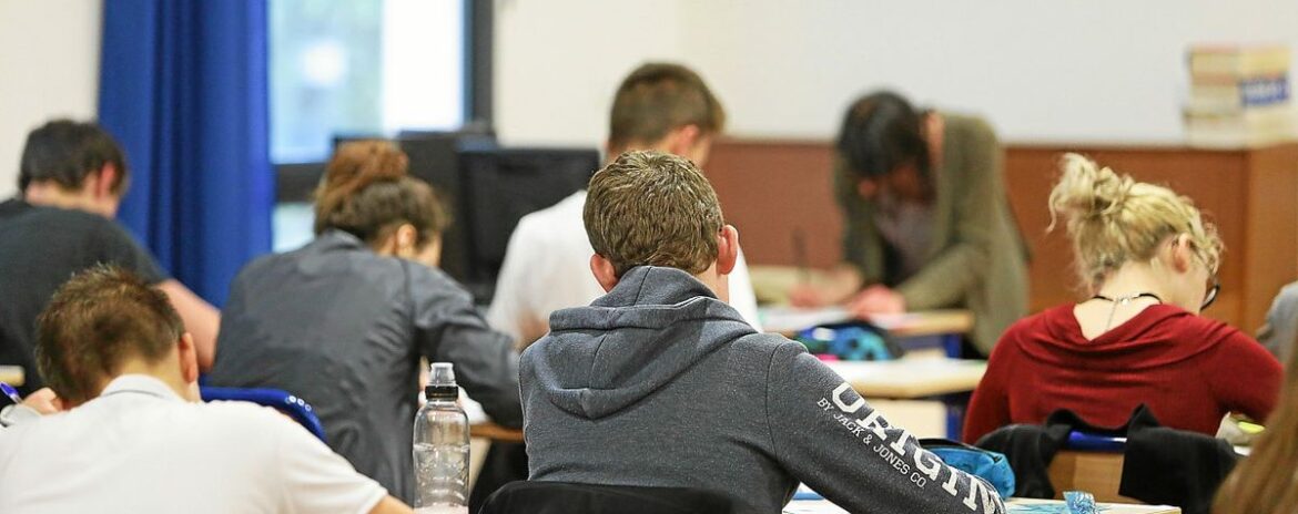 , Le coll&egrave;ge de l&rsquo;enseignant assassin&eacute; Samuel Paty vote pour porter son nom