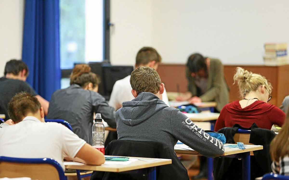 , Le coll&egrave;ge de l&rsquo;enseignant assassin&eacute; Samuel Paty vote pour porter son nom