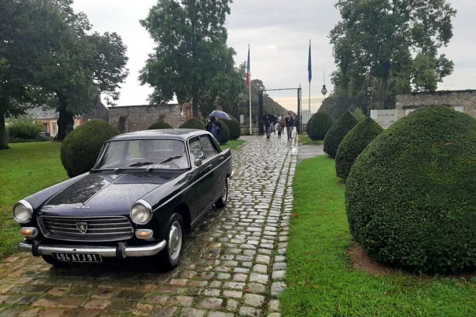 Le Mesnil-Saint-Denis a re&ccedil;u le label Ville et villages des v&eacute;hicules d'&eacute;poque dimanche 22 septembre 2024.