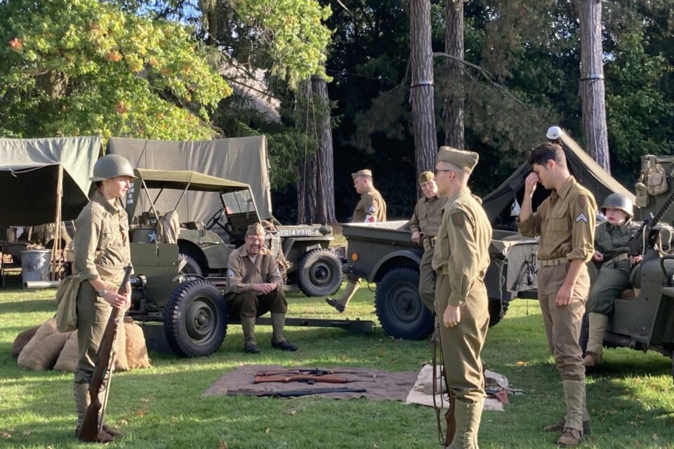 reconstitution militaire ch&acirc;teau de breteuil