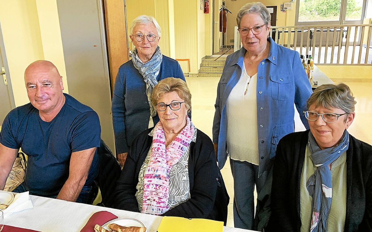 , &Agrave; N&eacute;vez, le club Ar Gouelini pr&eacute;sente ses projets et r&eacute;&eacute;lit Annie Drouglazet &agrave; la pr&eacute;sidence